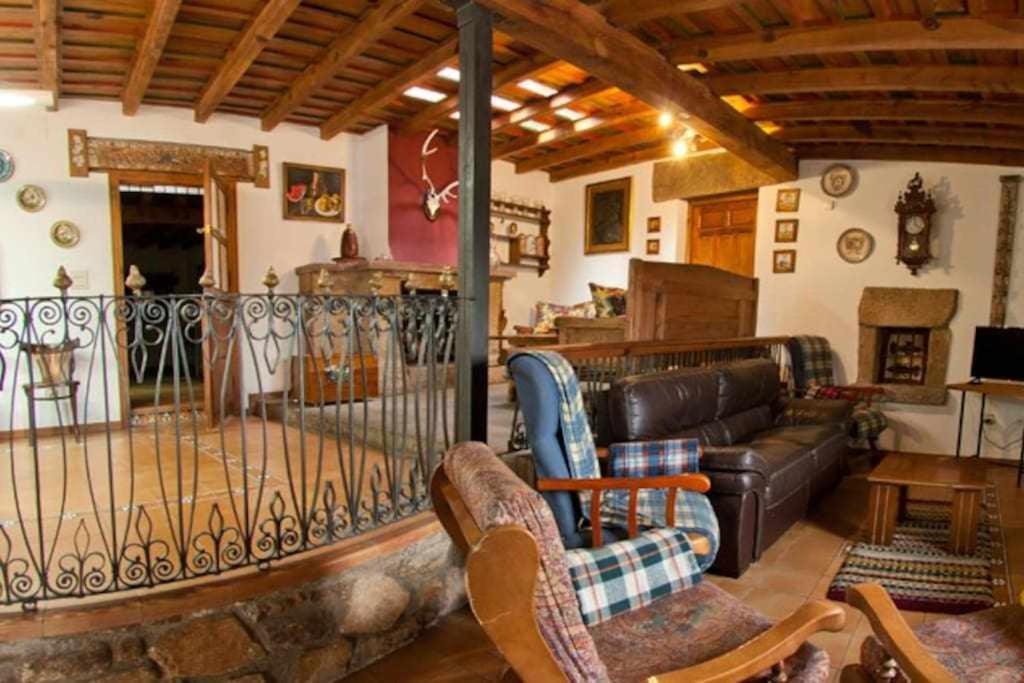 Casa Rural Lucia Es Una Casa Rural Amplia Con Pat Cabezas Bajas ภายนอก รูปภาพ
